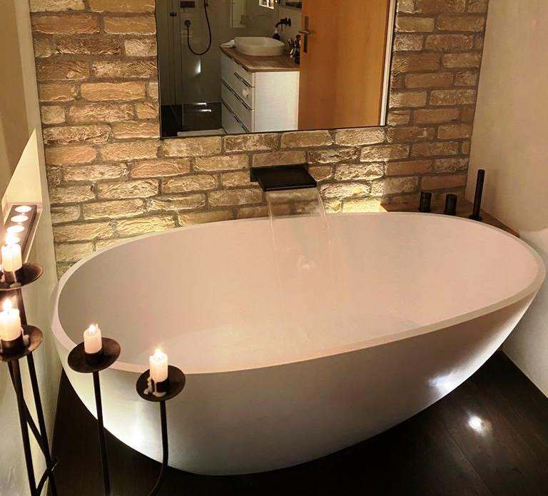 Bad von Frau Melanie Durrer mit einer Badewanne Napoli-160